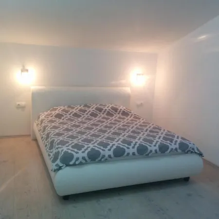 Family Friendly With A Swimming Pool - 15306 Pola