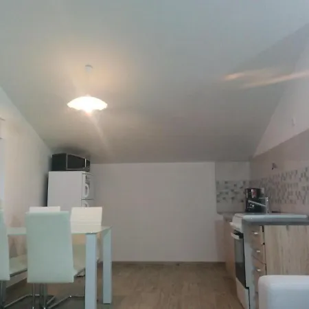 Family Friendly With A Swimming Pool - 15306 Lägenhet *