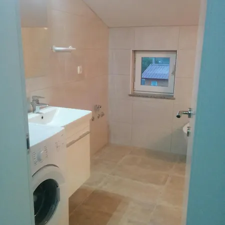 Family Friendly With A Swimming Pool - 15306 Lägenhet Pula