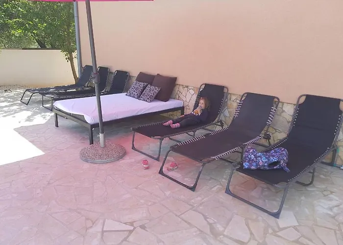Апартаменты Family Friendly With A Swimming Pool - 15306 *