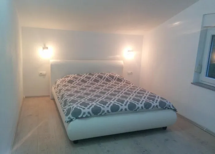 Family Friendly With A Swimming Pool - 15306 Пула