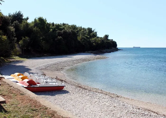 Apartment Family Friendly With A Swimming Pool - 15306